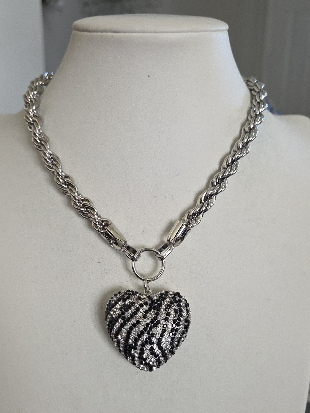Paparazzi Striped Selfie Black Necklace NWT